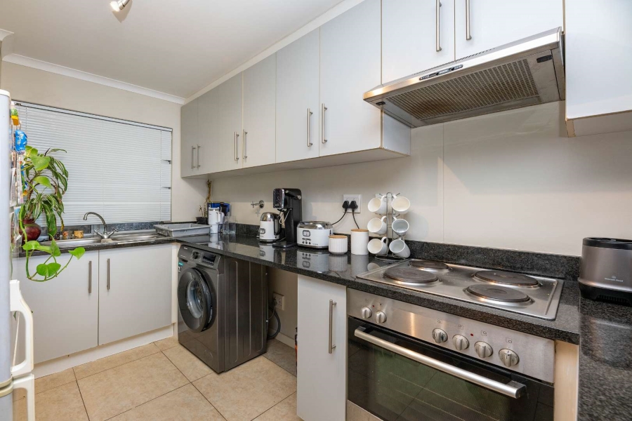 2 Bedroom Property for Sale in Sea Point Western Cape